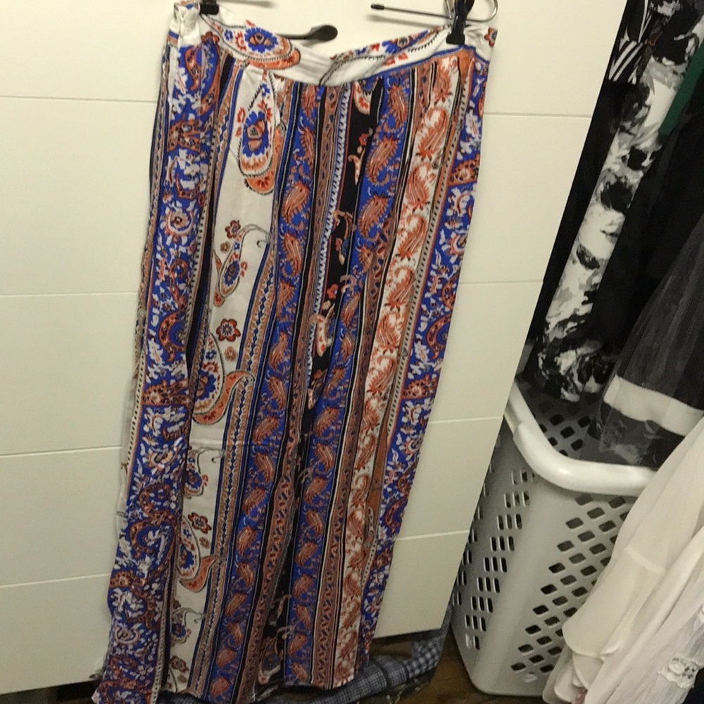 Multicolored maxi skirt with slit
